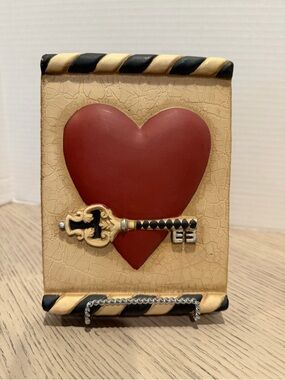 Heart And Key Decorative Wall hanging 5 1/2 X 7 1/2 Few Chips Here And There